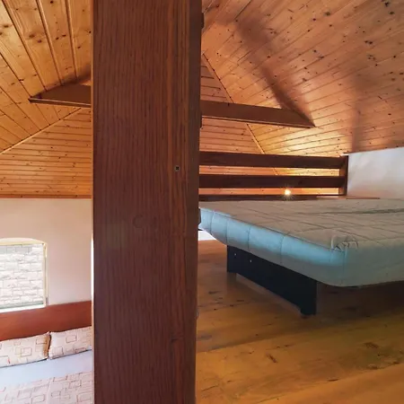 In With Kitchen * Postira