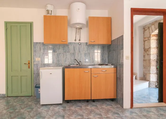 In With Kitchen