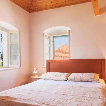 Nice Home In Postira With Kitchen Holiday home Postira